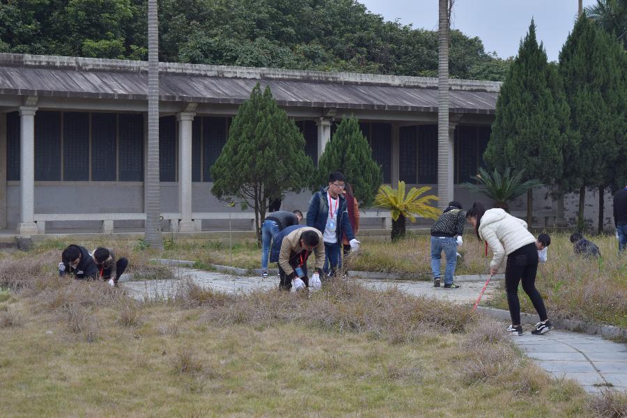 祭扫蔡襄陵园，缅怀先贤事迹